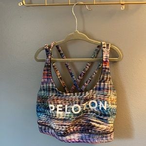 Never used Peloton sports bra size 6. Once to try on. Lululemon material